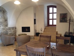 Krb ve společenské místnosti